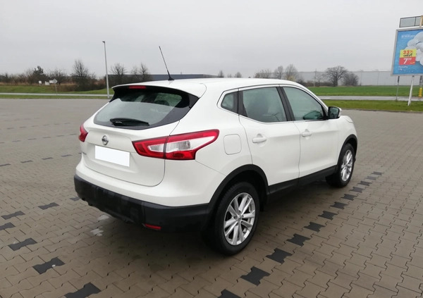 Nissan Qashqai cena 42900 przebieg: 121000, rok produkcji 2014 z Sompolno małe 172